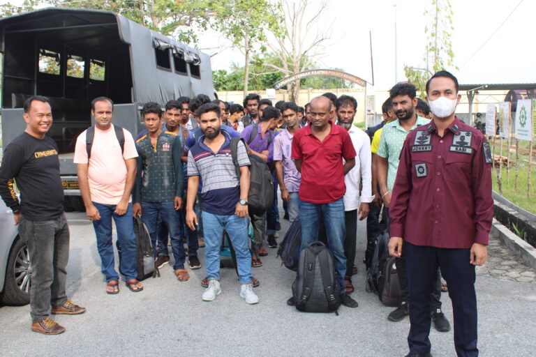 Kanim Bengkalis Pindahkan 43 WN Bangladesh Korban TPPO Ke Rudenim Pekanbaru
