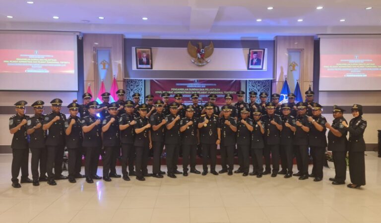 Kakanwil Lantik Pejabat Administrasi pada Kantor Imigrasi Bengkalis