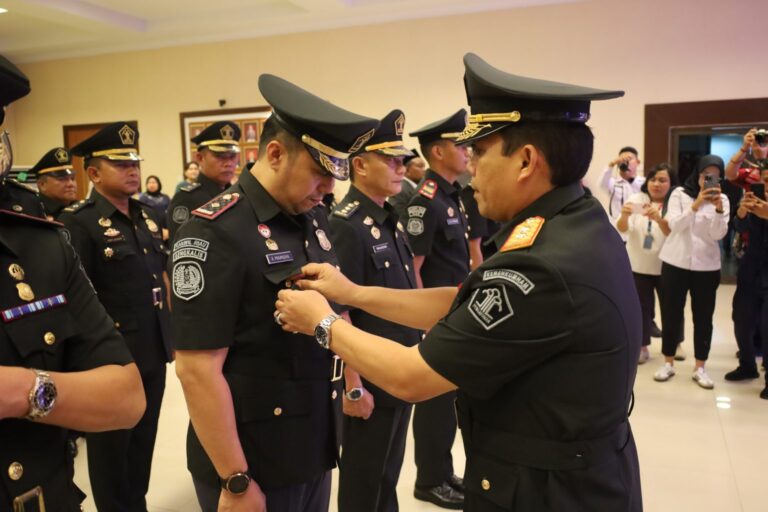 Kakanwil Riau Lantik 27 pejabat dan 3 Notaris Pengganti, 4 diantaranya Kepala Kantor Imigrasi