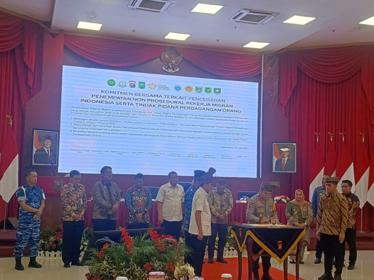 Kepala Imigrasi Hadiri Deklarasi Bersama Pencegahan PMI-NP dan TPPO di Polda Riau