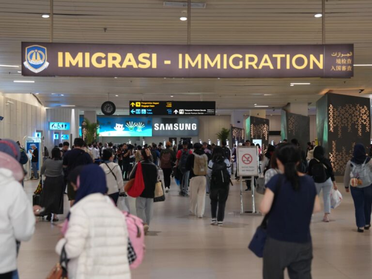 Penumpang Wajib Deklarasi Kedatangan Melalui Aplikasi All Indonesia
