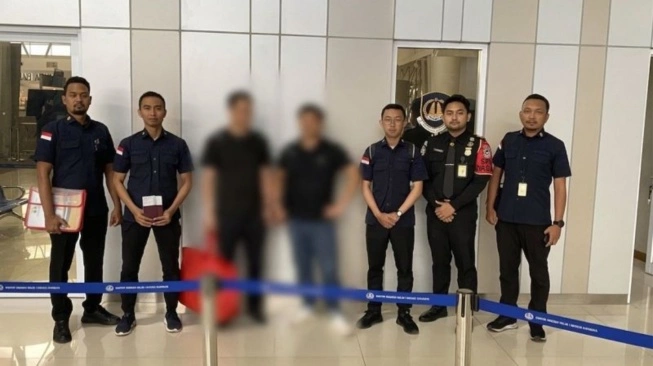Imigrasi Kediri Deportasi Dua WNA China karena Salahgunakan Izin Tinggal