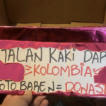 Barang Bukti WN Kolombia Langgar Izin Tinggal Dengan Mengamen di lampu merah