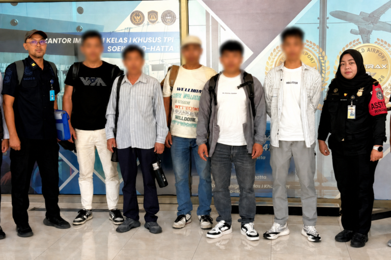 Imigrasi Tanjungpandan Tindak Tegas 6 WN China Pelanggar Izin Tinggal