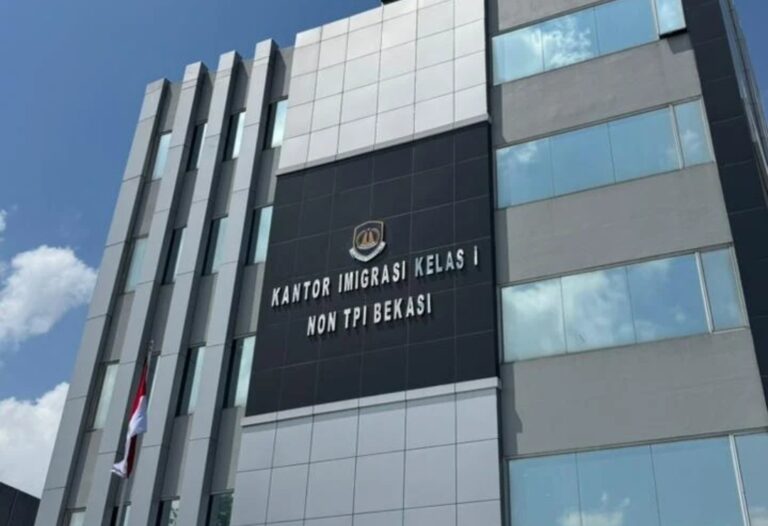 Imigrasi Bekasi Deportasi Bertahap 78 WNA yang Bekerja dengan Izin Tinggal Tak Sesuai
