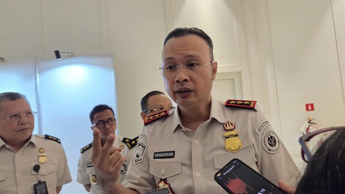 DIRJEN IMIGRASI HENDARSAM MARANTOKO
